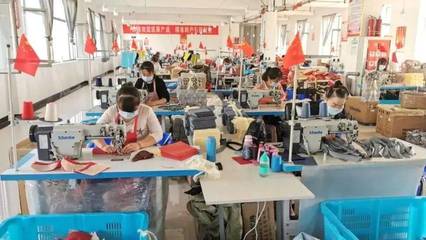 【走向我們的小康生活】“包”您幸福——巾幗扶貧車間里的開(kāi)心事